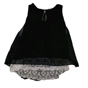 Karen Kane size 0X Black & white Lace Inset Top Style slit back